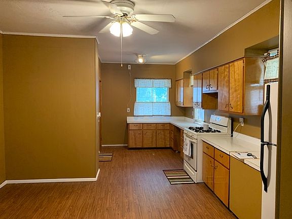 3rd image of 6 E Jefferson Ave