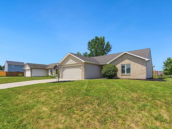 3rd image of 2902 Marguerite Dr