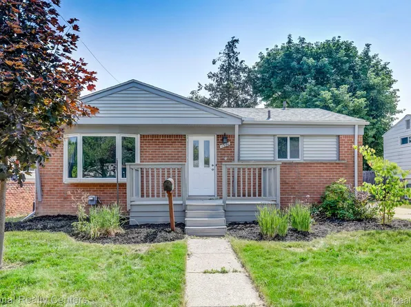 1540 N Selfridge Blvd, Clawson, MI 48017