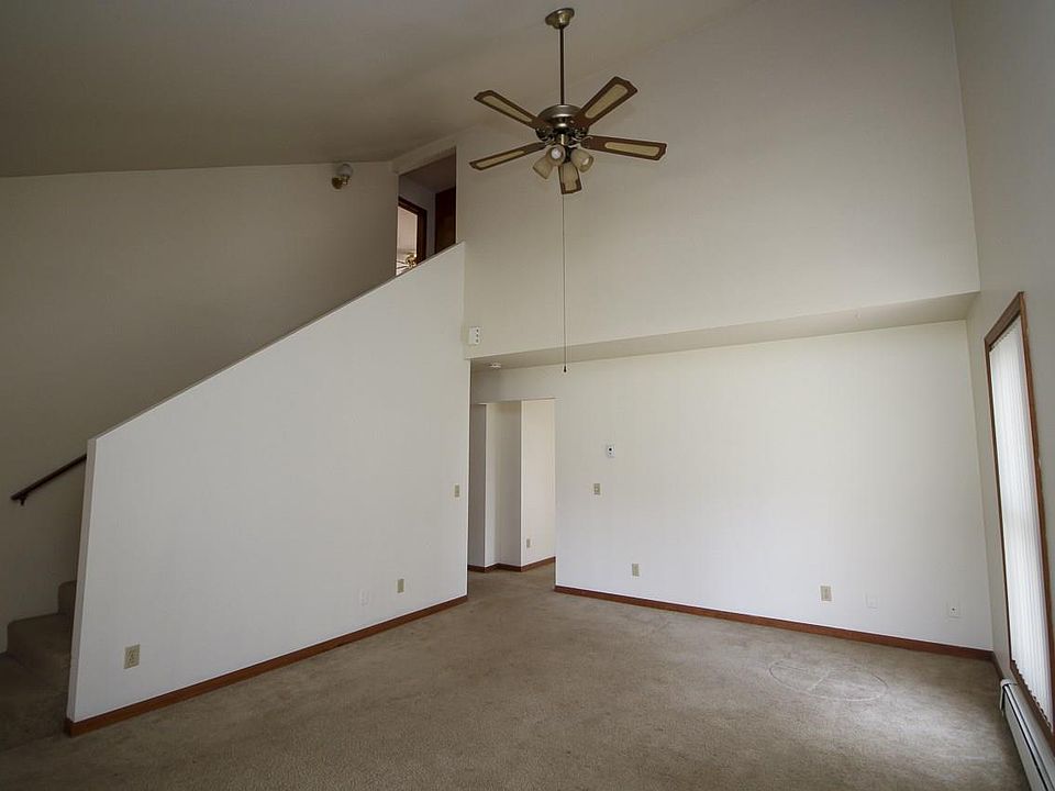 2nd image of 1212 W Broadway St