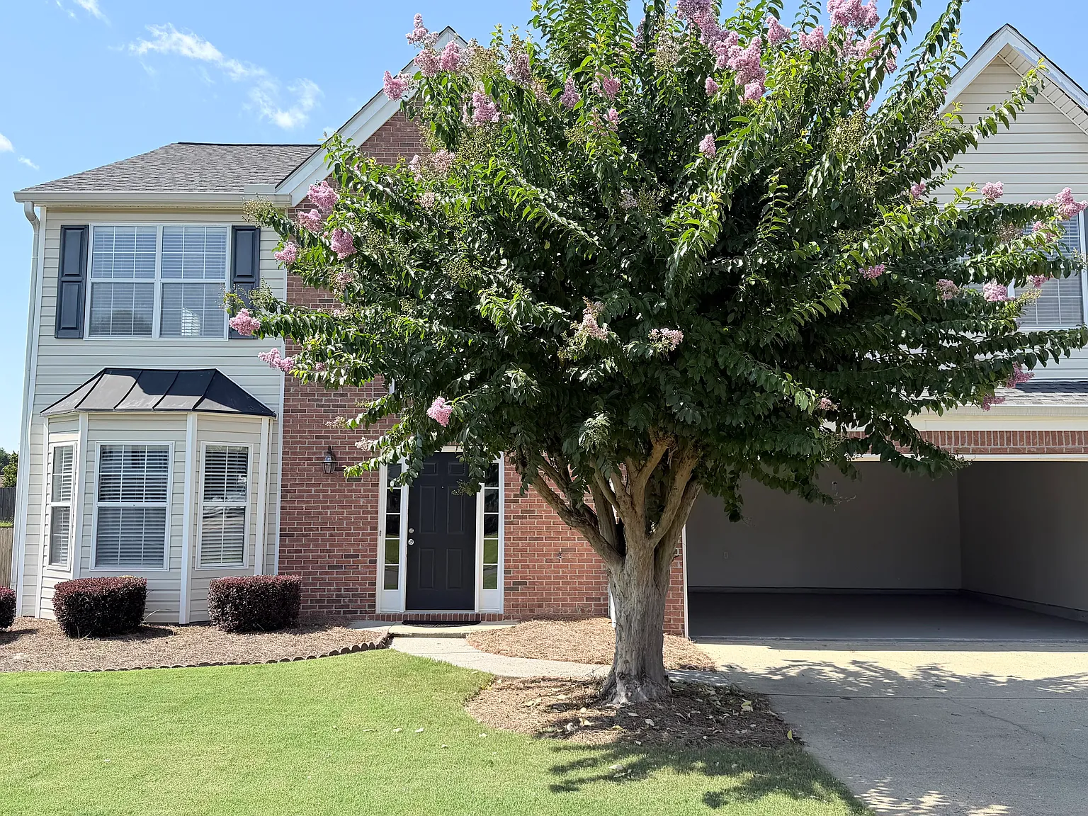 4 bed, 2.5 bath, 2497 sqft, $2,375 — Photo 4