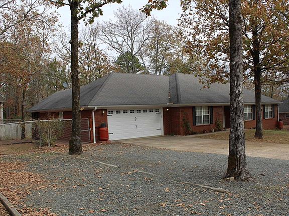 3rd image of 207 Pin Oak Dr