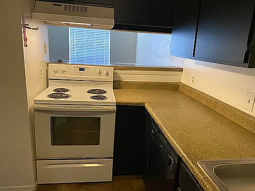 The Shores Apartments — Photo 17