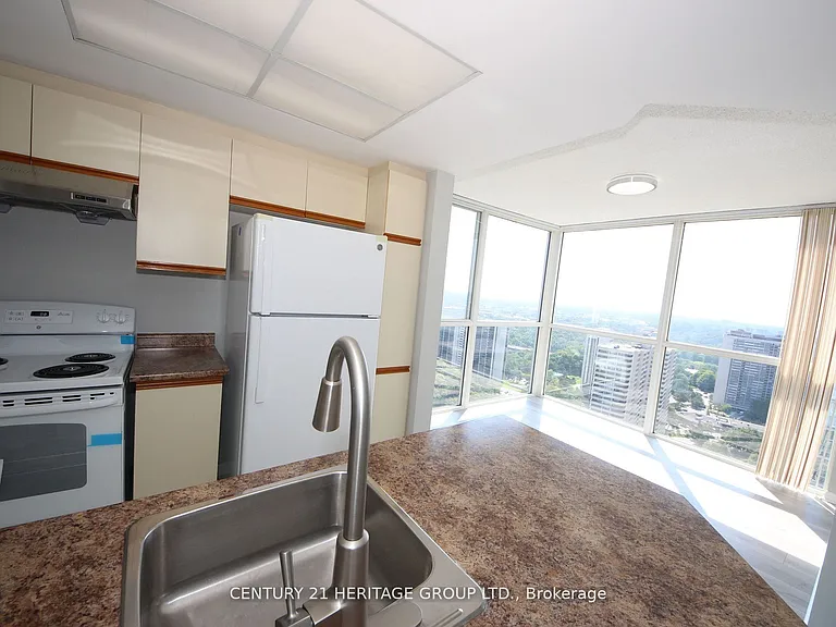 7 Concorde Pl #3304 — Photo 16