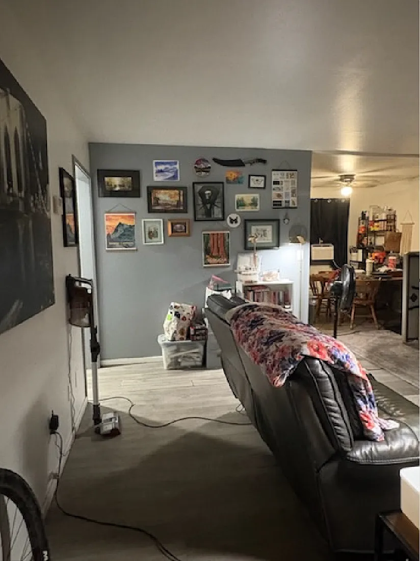 3 bed, 900 sqft, $1,200 — Photo 2