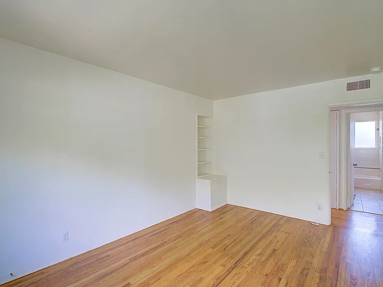 1802 Loma St — Photo 17