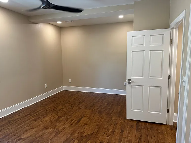 330 Linden Ave — Photo 32