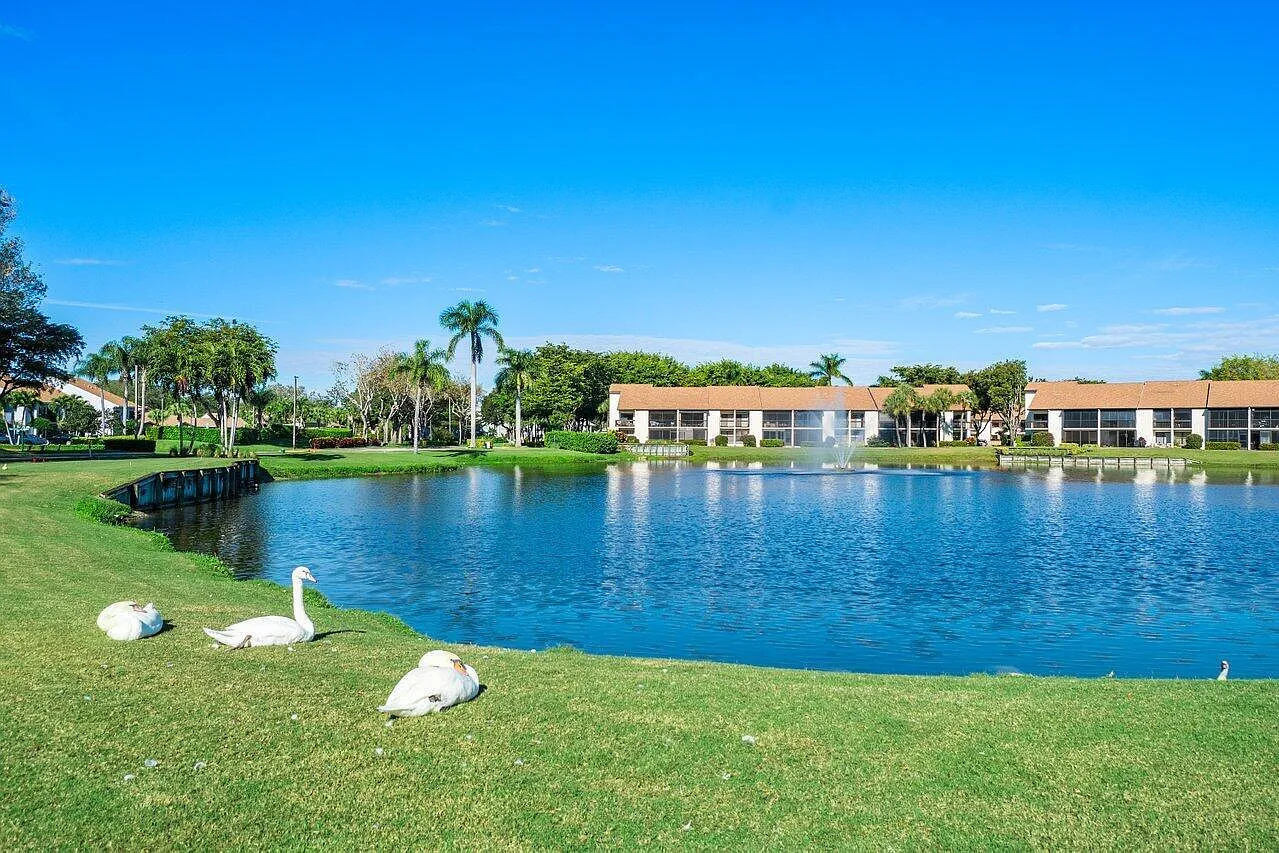 2 bed, 2.5 bath, 1754 sqft, $3,500 — Photo 2