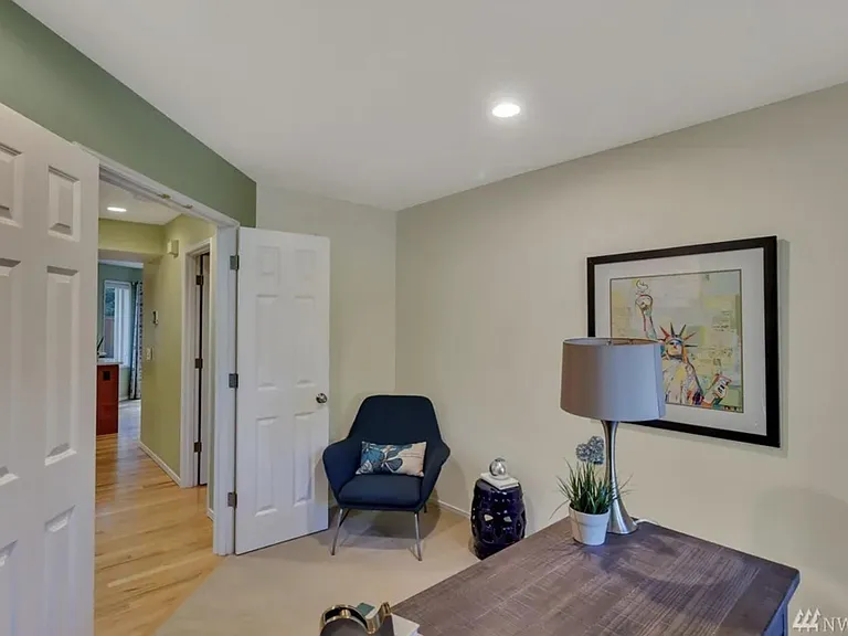 23115 NE 18th St — Photo 15