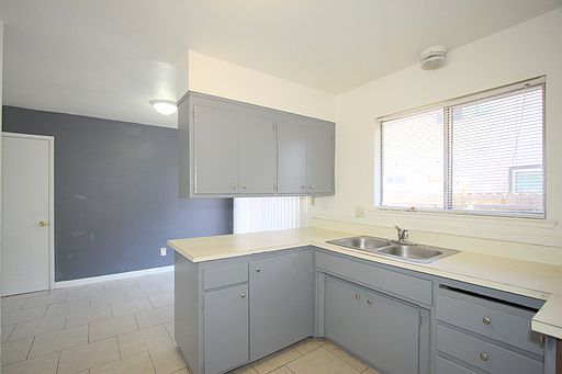 5th image of 742 Ponce De Leon Ave APT 3