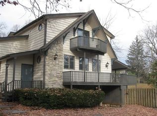 7411 Iddings Ct, Merrillville, IN 46410