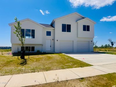 3201 10th Ave NE, Watford City, ND, 58854