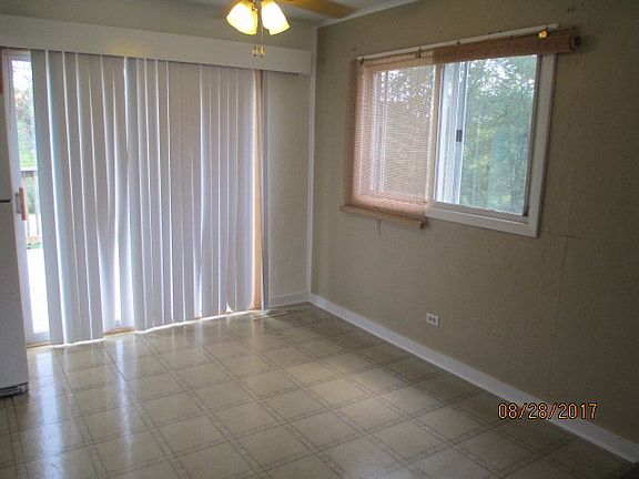 5th image of 1205 Barberry Ln