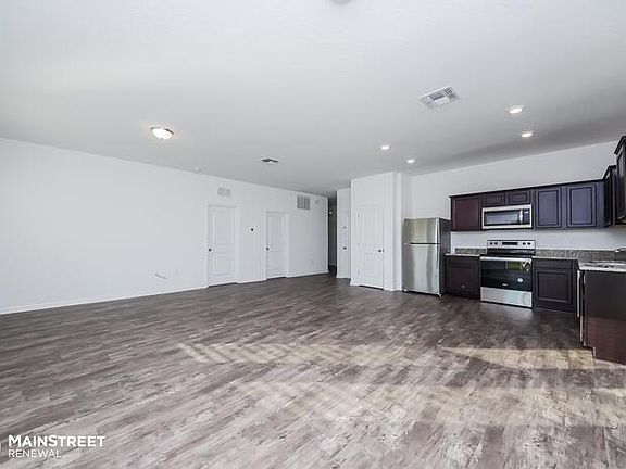 4th image of 405 Stillwater Ln