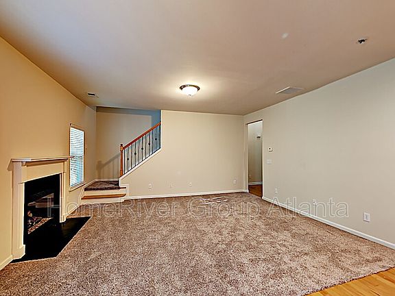 4th image of 129 Creekwood Trl