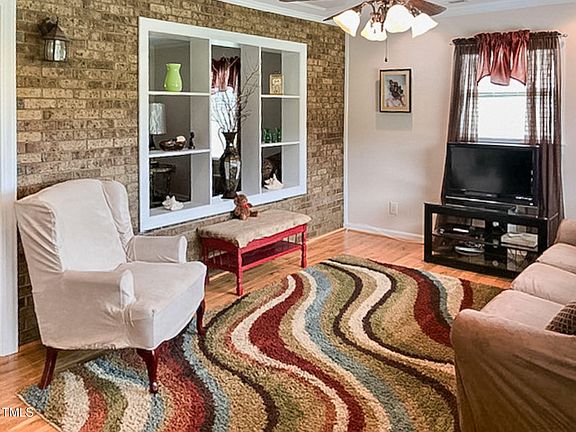 3rd image of 302 Jamestown Rd #1502