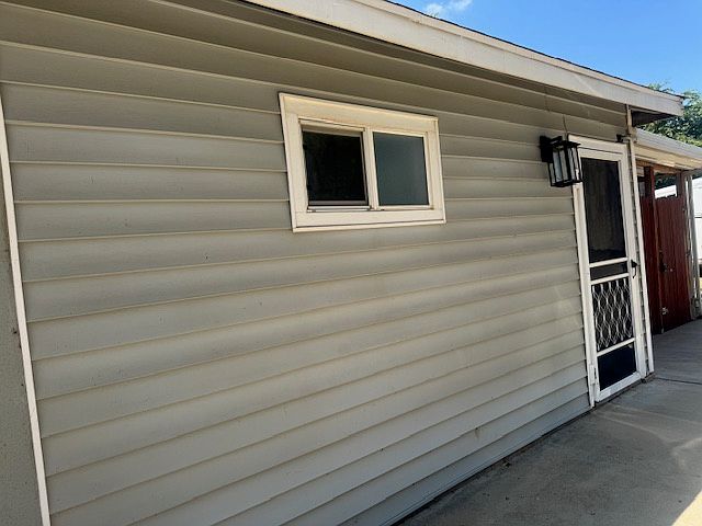 1st image of 4036 Pedley Ave #B