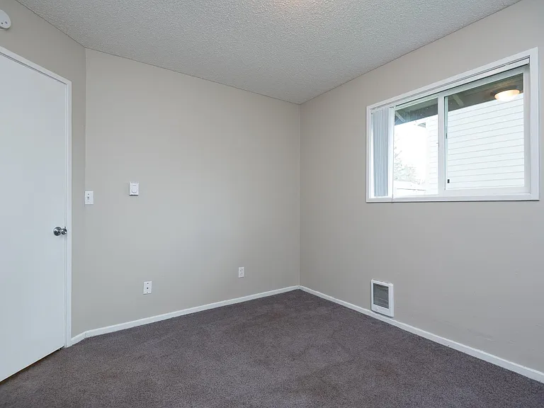 The Jax Apartments | Bedroom