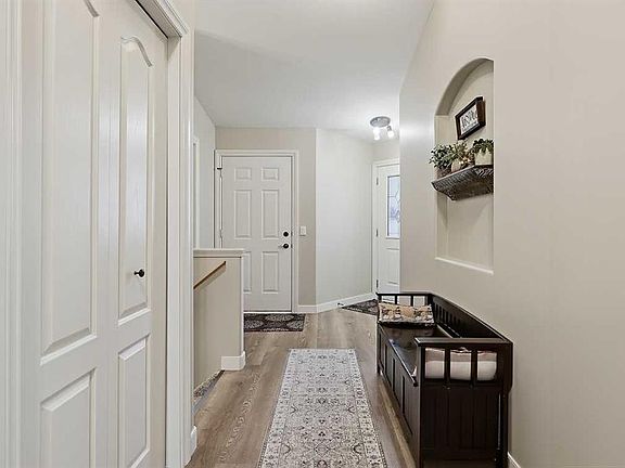 3rd image of 118 N Whispering Way