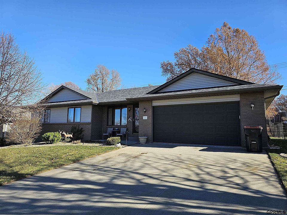 1314 Crest View Ave Beatrice NE 68310 Zillow