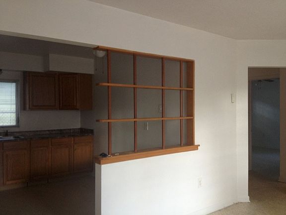 5th image of 1307 N Ferncreek Ave