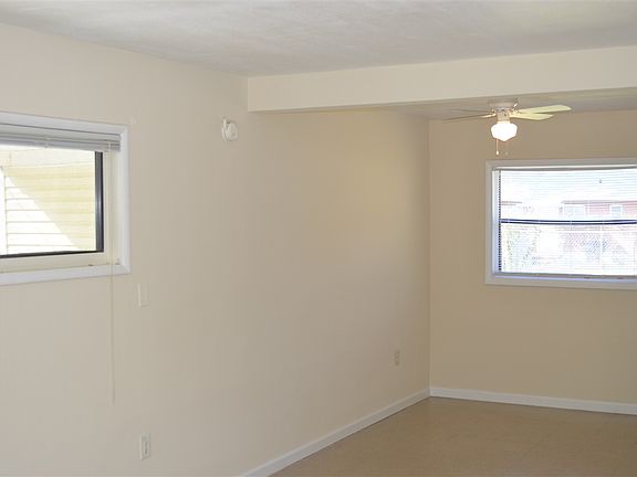 3rd image of 508 S Castlewood Dr