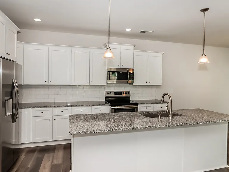 2529 Oakdale Rd — Photo 6
