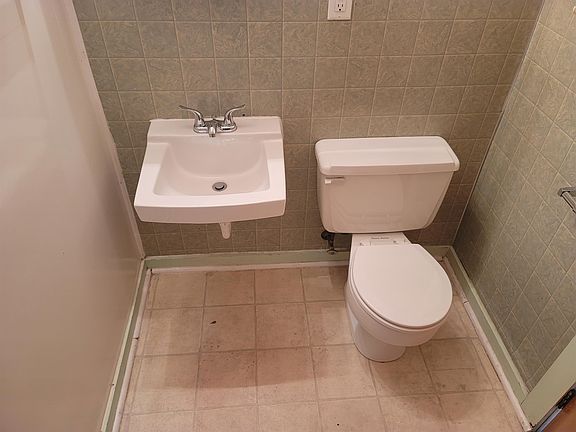 3rd image of 506 S Michigan Ave APT 3