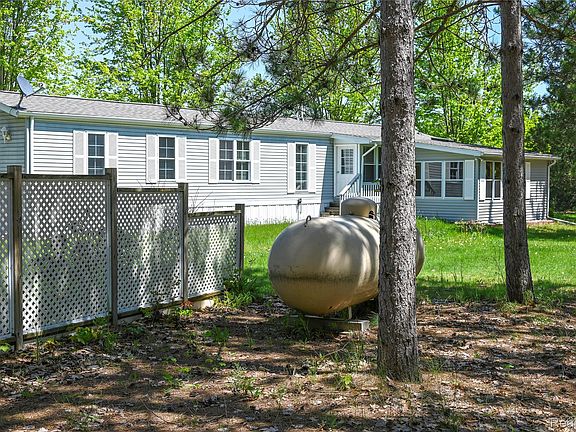 3rd image of 1094 Blamer Rd