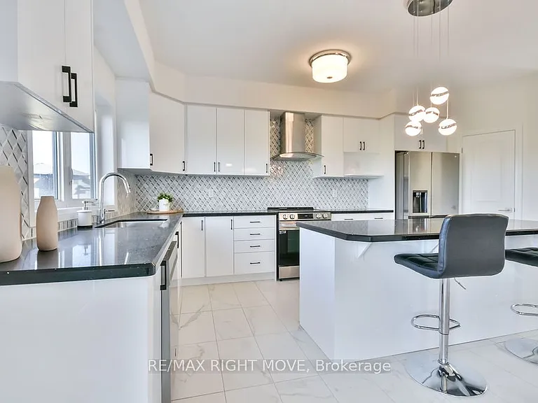 3721 Quayside Dr — Photo 8
