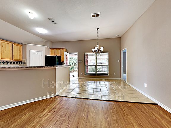 4th image of 3704 Palm Dr