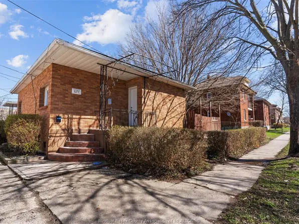 614 Elliott St E, Windsor, ON N9A 3S2