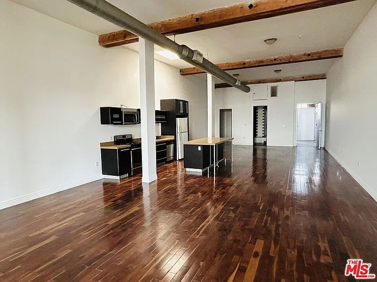 652 Mateo St #306 — Photo 5
