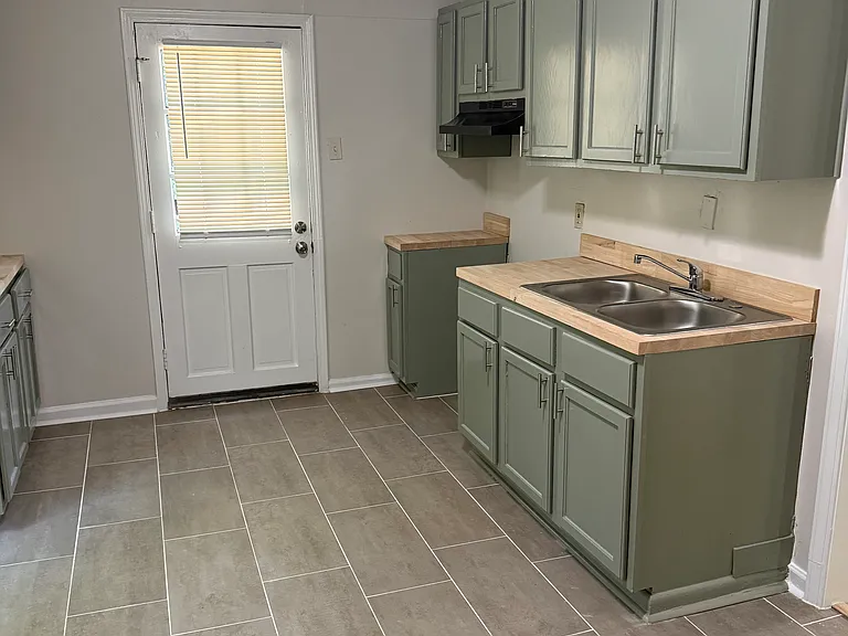 1730 S Sutton Dr — Photo 3