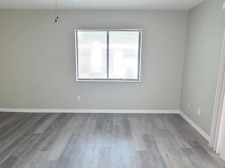 2118 Oak Meadow Cir — Photo 12