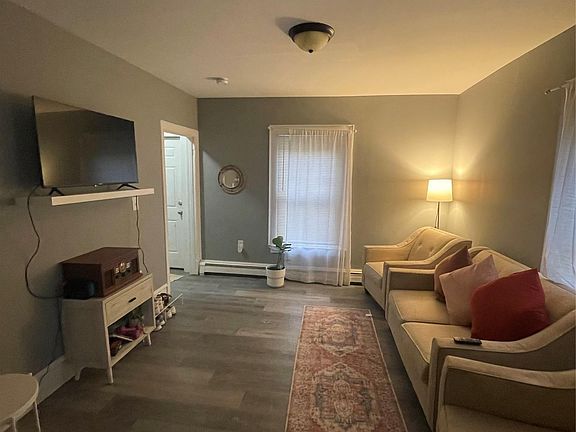 3rd image of 98 Oak Street #96-98
