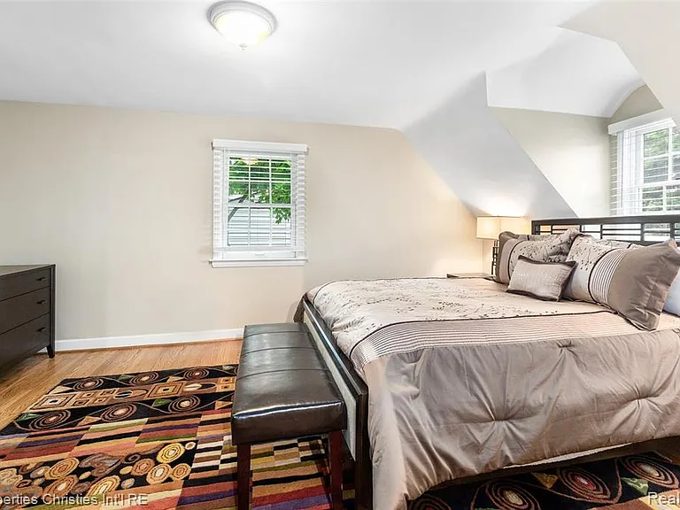 1688 Northlawn Blvd — Photo 17