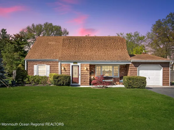 67 Warren Place, Middletown, NJ 07748