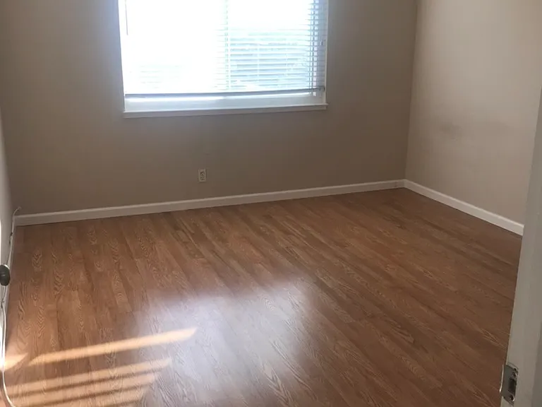 569 Commercial Ave — Photo 9