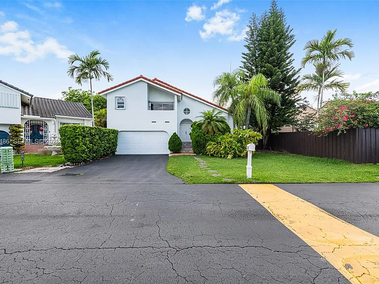 6768 SW 104th Ave — Photo 31