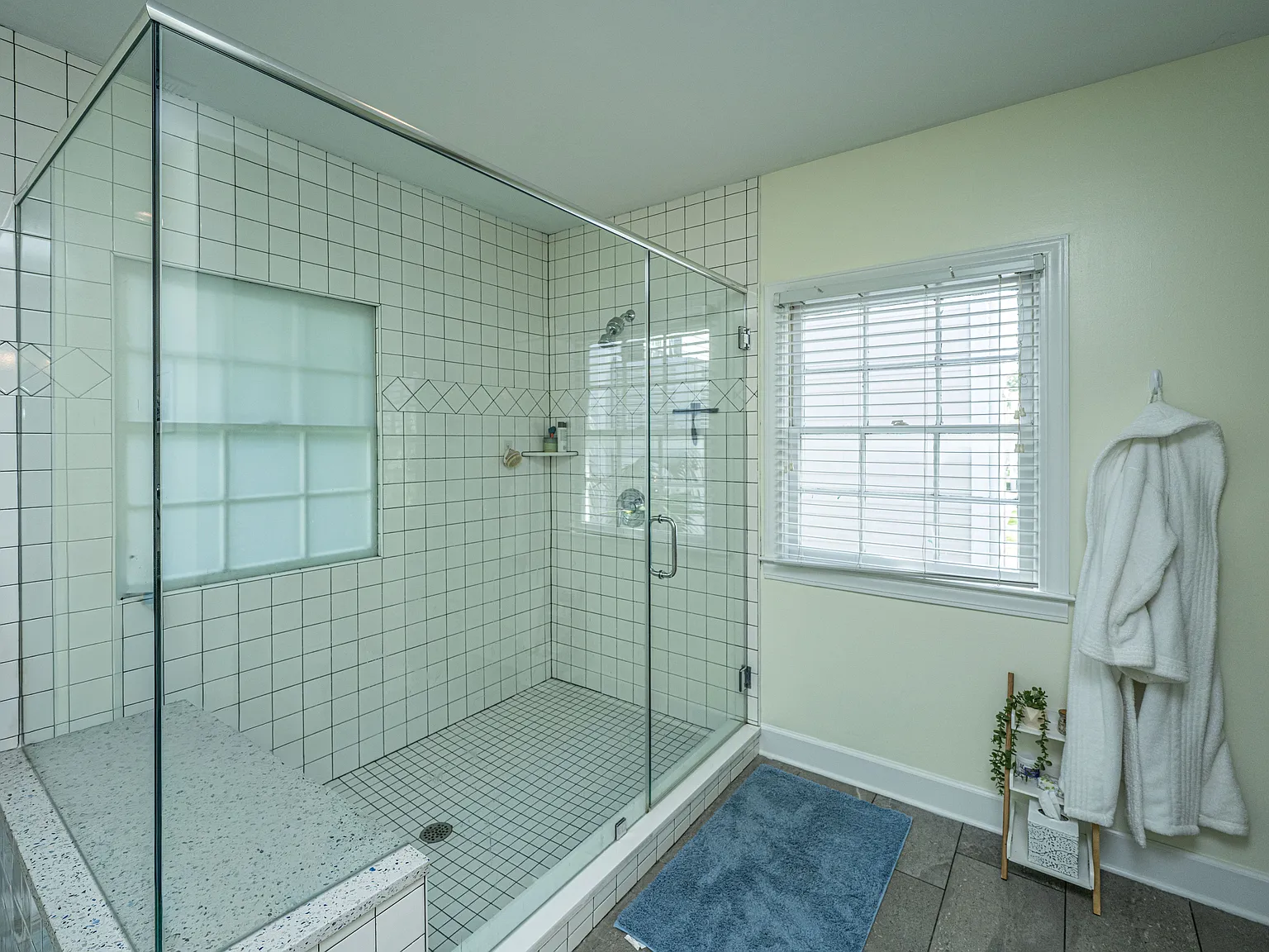 5 bed, 4.5 bath, 2800 sqft, $9,250 — Photo 4