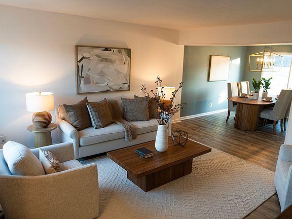 2nd image of 9923 Wellsford Cir
