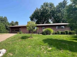 2322 Hill Rd, Quincy, IL 62305