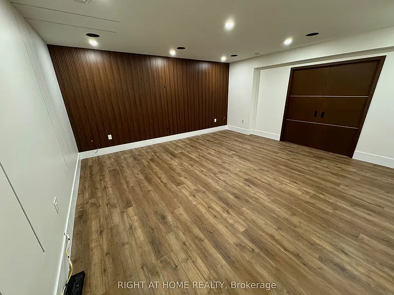 47 Kingswood Rd — Photo 11