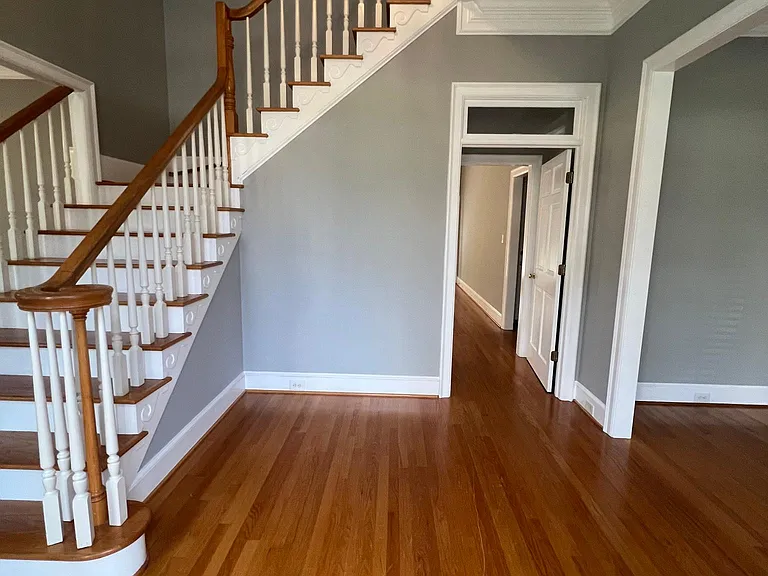 6910 Cedar Cove Ct — Photo 5