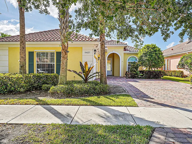 11427 SW Rockingham Dr — Photo 18