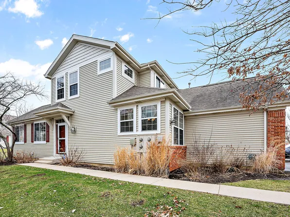 228 Birch Ln, Saint Charles, IL 60175