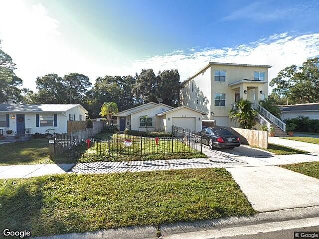 1st image of 600 44th Ave N