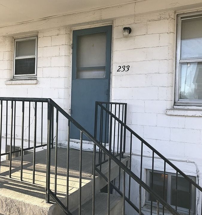 1st image of 233 Idaho St E