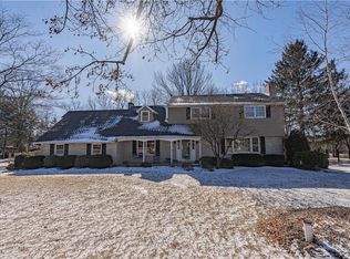 887 Yorkshire Rd, Bethlehem, PA 18017